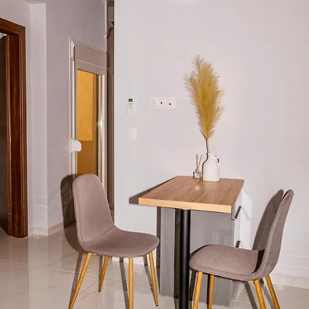 Cozy Studio In The City Center Thessaloniki Exterior photo